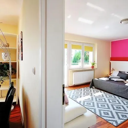 Apartamento With A Balcony Very Close To The