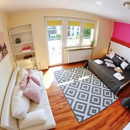 Apartamento With A Balcony Very Close To The