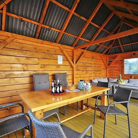 アパート With A Balcony Very Close To The ウストロニエ・モルスキエ