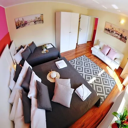 With A Balcony Very Close To The * ウストロニエ・モルスキエ