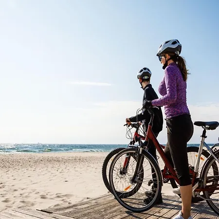 With A Balcony Very Close To The アパート *