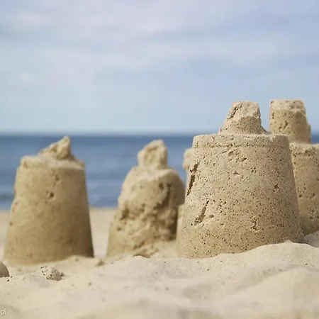 With A Balcony Very Close To The アパート ウストロニエ・モルスキエ