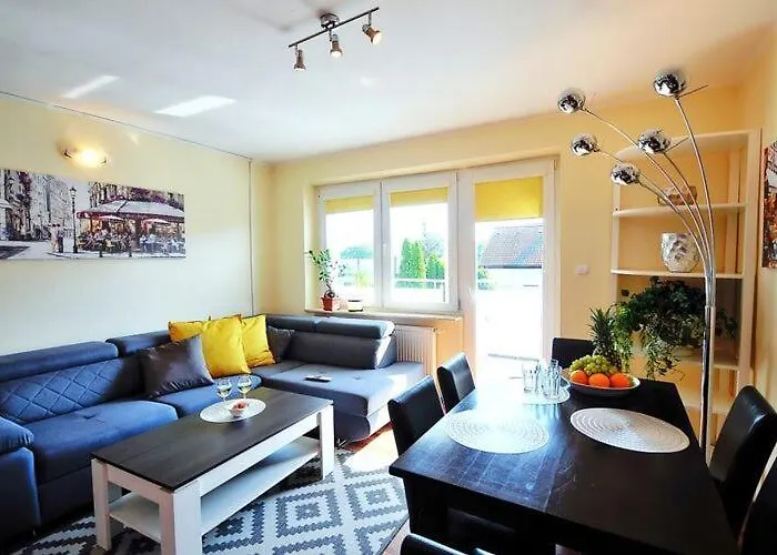 With A Balcony Very Close To The Διαμέρισμα